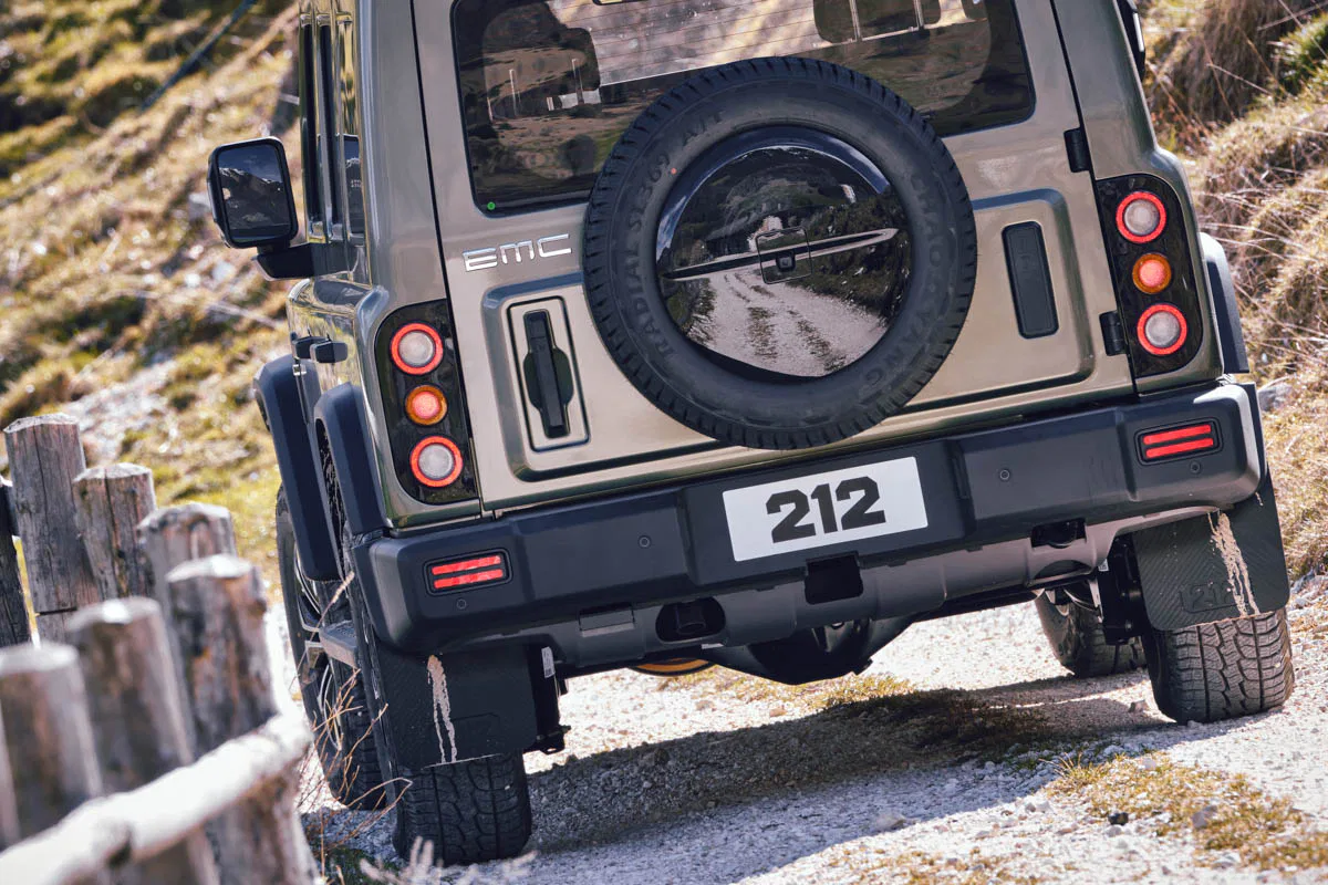 EMC 212 ambientata 039 concessionario Cuneo Nuova EMC 212 Diesel: Il Fuoristrada Militare arriva da Menardi Auto a Cuneo 